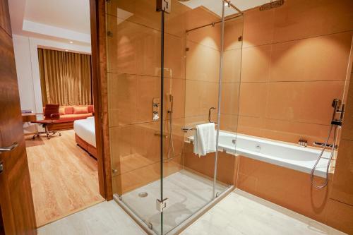 A bathroom at Best Western Vrindavan