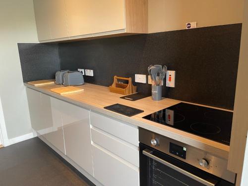 A kitchen or kitchenette at The Inn @ Y-Not 