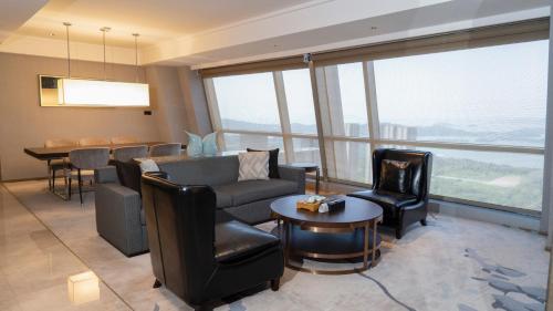 Posezení v ubytování Crowne Plaza Wuxi Taihu by IHG