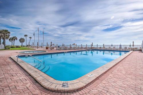 Renovated Condo with Beach Access 1 Mi to Pier