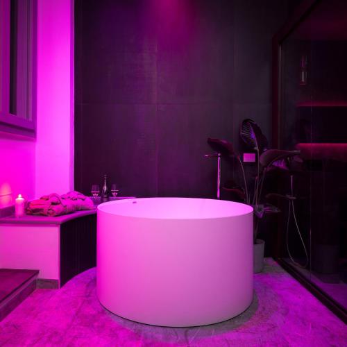 F1RST Suite Apartment & SPA photo 23