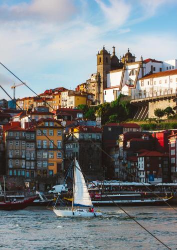 Porto Insight Apartments Campanha with Balcony and AC