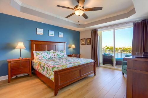 Giường trong phòng chung tại 304 Bay Harbor