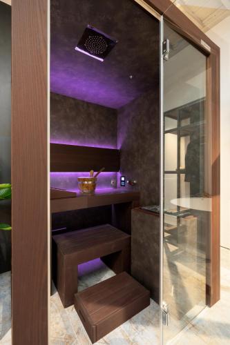F1RST Suite Apartment & SPA photo 9
