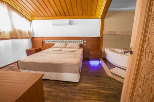 Gallery image of Grand Hotel Azmakhan Spa&Welness in Akyaka