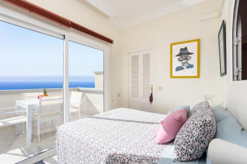 Home2Book Beach Front Las Gaviotas