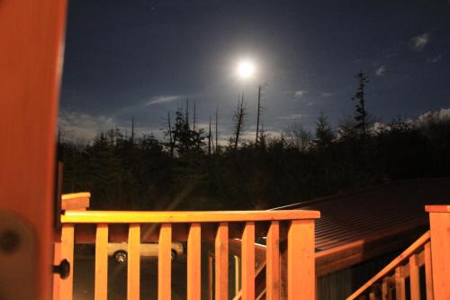 Φωτογραφία από το άλμπουμ του Luxurious Top Floor Villa With Sweeping Pacific Ocean - Bbv σε Ucluelet