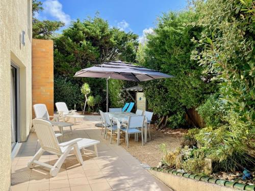 Very comfortable house steps from the beach with garden and terrace