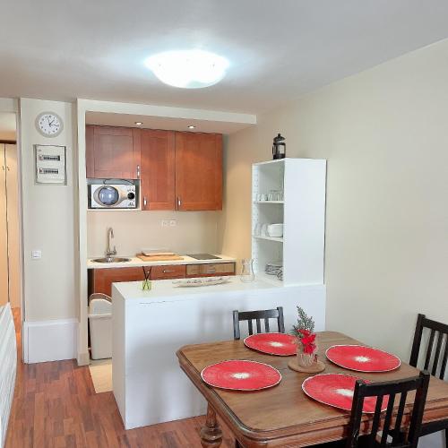  CONFORTSKI CANIGOU -  Room  picture :   Tea/Coffee maker    TV    Hairdryer                           