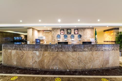 Lobby o reception area sa Ebreez Hotel