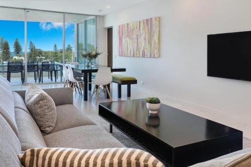 Χώρος καθιστικού στο Element on Coolum Beachfront Sunshine Coast