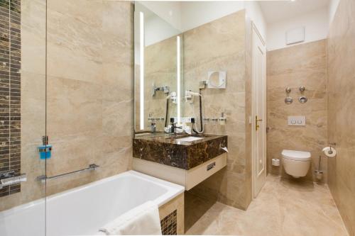 Hotel an der Oper Image