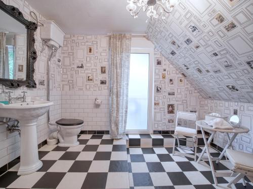 Ένα μπάνιο στο Three B's Bed and Breakfast