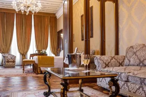 Hotel Ai Reali - Small Luxury Hotels of the World photo 5