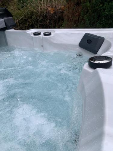 Φωτογραφία από το άλμπουμ του SEA Office - Modernes Ferienhaus mit tollem Seeblick σε Kirchheim