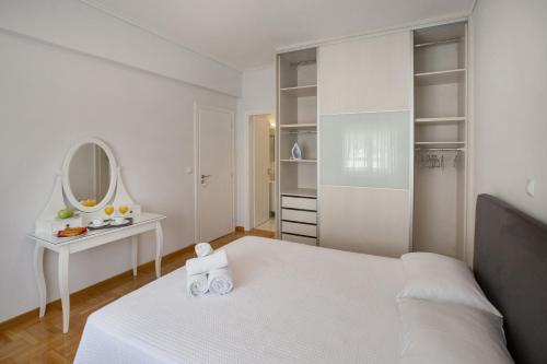 Upscale Luxury Athens Renovated Dream Home in One of the most Favorable Locations by National Gardens, Zoo & Hellenic Parliament in Syntagma and Stylish Exquisite Kolonaki neighborhood