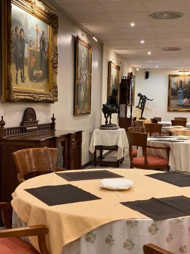Restaurace v ubytování Hotel Plaza Mayor