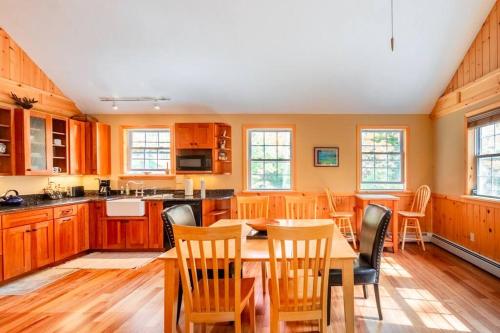 Cozy Cabin on 25 acres in the Great North Woods