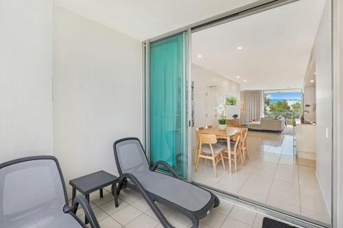 Χώρος καθιστικού στο Element on Coolum Beachfront Sunshine Coast