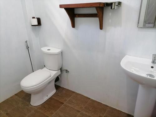 Ένα μπάνιο στο Hiriketiya Hasmal House
