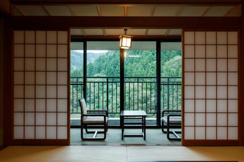 Yamanaka Onsen Hanatsubaki