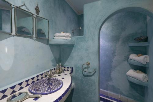 Koupelna v ubytování Riad Dada Mouss & Suites