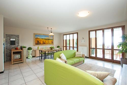 Photo de la galerie de l'établissement Crocus 1 con piscina by Wonderful Italy, à Soiano del Lago