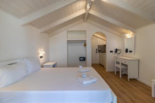 Letto o letti in una camera di Alamis Hotel & Apartments