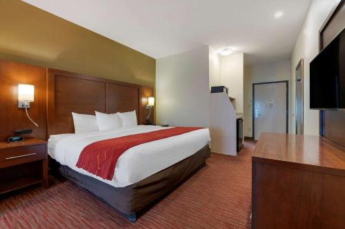 Ένα ή περισσότερα κρεβάτια σε δωμάτιο στο Comfort Suites Columbus Expo Center