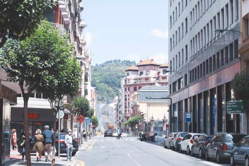 Prime Location Bilbao | 4BR, 2BA & Parking