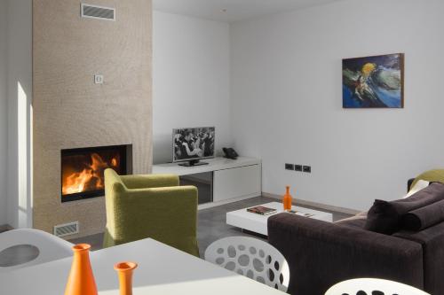 Villa Valsavia-apt Monsena with Pool,Spa&Bike depo