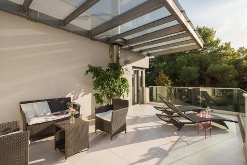 Villa Valsavia-apt Monsena with Pool,Spa&Bike depo