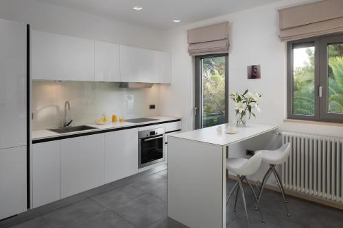 Villa Valsavia-apt Monsena with Pool,Spa&Bike depo