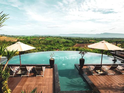 Bazén v ubytování Monte Vista Chalet Khaoyai nebo v jeho okolí