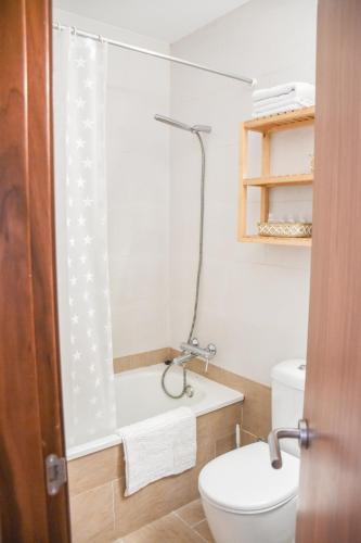 Bilik mandi di Apartament Ninot Bonito apartamento con vistas a la X de Grandvalira