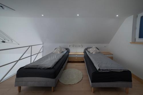 Holzhaus Sikonda 7300 Komló, 27 Tóparti út kép - 3