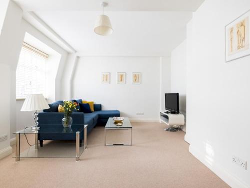 Pass The Keys Cosy 2 bedroom steps from Knightsbridge Station