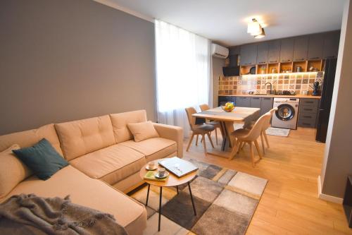 Φωτογραφία από το άλμπουμ του Апартамент Галерия Apartment Gallery στο Βέλινγκραντ