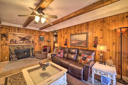 Fotografie z fotogalerie ubytování Cattail Creek Escape, 44 Mi to Mt Mitchell! v destinaci Burnsville