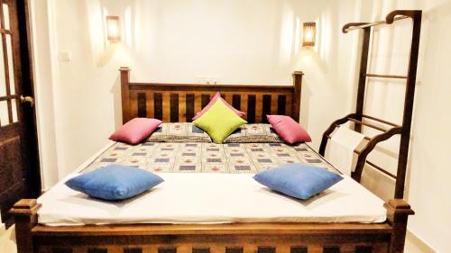 En eller flere senge i et værelse på Mount Sapphire Lodge