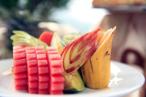 ホテルの敷地内または近くでの食事または食べ物