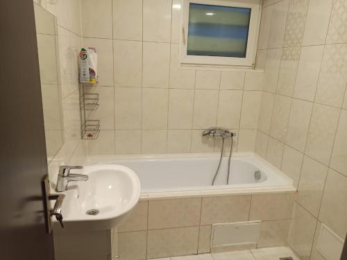 Et badeværelse på Apartament Amira