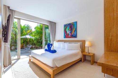 Galeriebild der Unterkunft Sunny 3BR Villa with Private Pool at Bangtao Beach in Strand Bang Tao