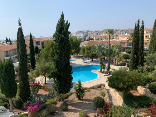 Regina Gardens - Spacious 3 bed, 2 bath maisonette