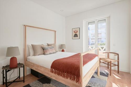 Deluxe Apt at Amazing Prime Location, By TimeCooler