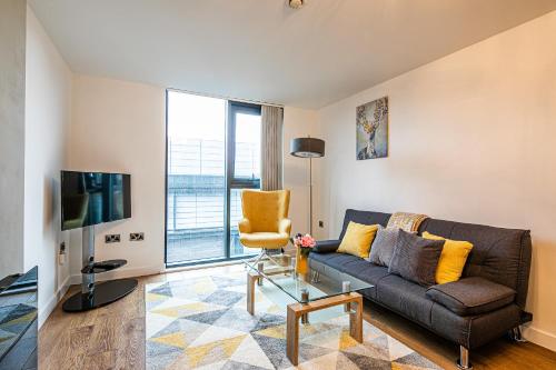 Free Parking, IQuarter Luxe 2 Bed Apartments Sheffield - Available & Book Today