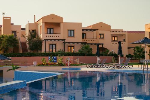Bazén v ubytování Silver Beach Hotel & Apartments nebo v jeho okolí