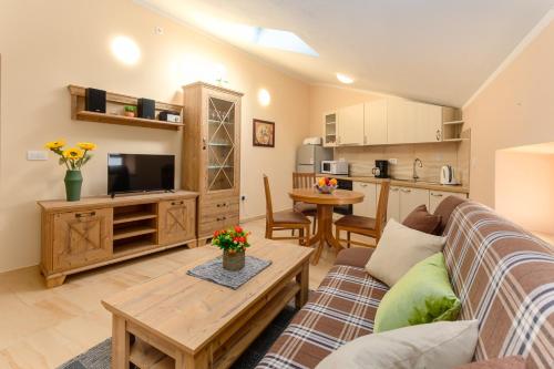 Apartment House Panorama – Photos 3