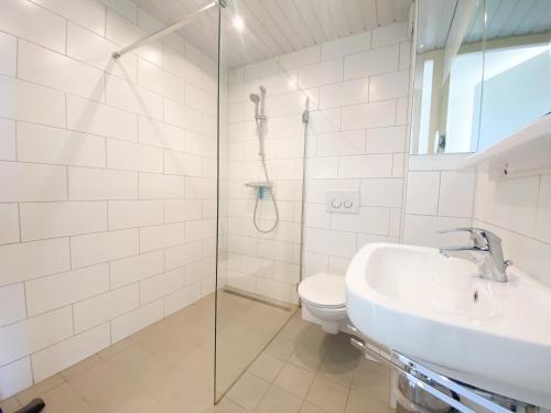 Ένα μπάνιο στο Vakantie appartement WE08