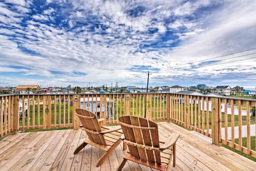 3BR Coastal Home about Less than quarter Mile to Beach!